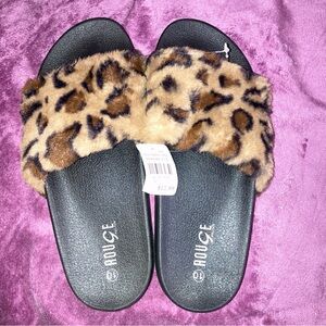 Rouge Helium Women's Leopard Print Faux Fur Slippers